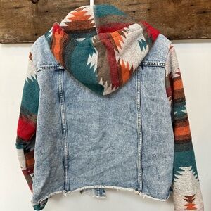 Women’s rusty outdoor jean jacket. No tag.